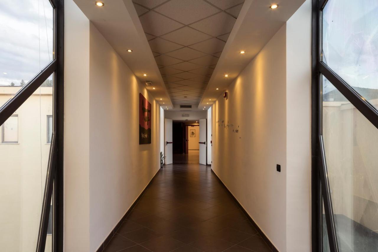 Manhattan Village Hotel Sulmona Exterior foto